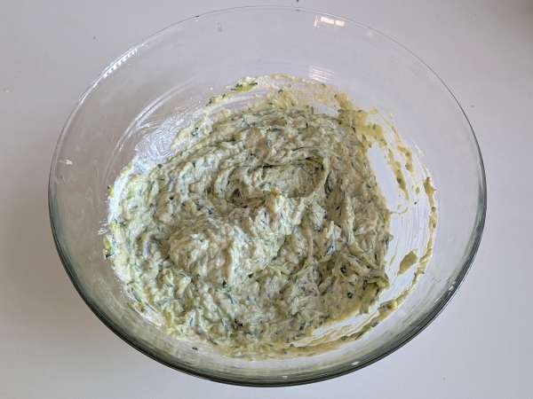 Conchiglioni täytetty ricotta, kesäkurpitsa ja sitruuna: kermainen ja au gratin uunissa - Valmistelu askel 5