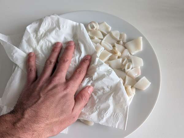 Kalmarirenkaat ilmankuumentimessa rapeat ja kevyet - Valmistelu askel 1