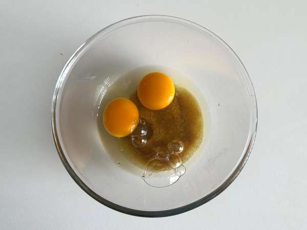 Erittäin kostea pistaasipähkinä-, limetti- ja kesäkurpitsakakku - Valmistelu askel 3