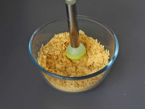 Suklaa Pringles hiekkaruusuissa - Valmistelu askel 1