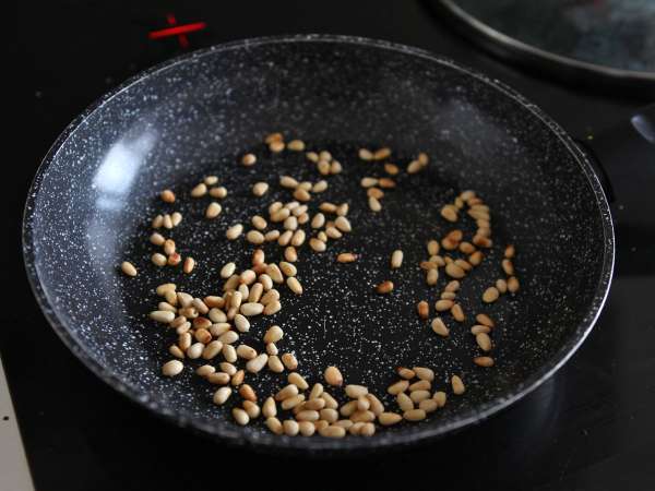 Orzo-pastasalaatti lohen ja kesäkurpitsan kanssa - Valmistelu askel 6