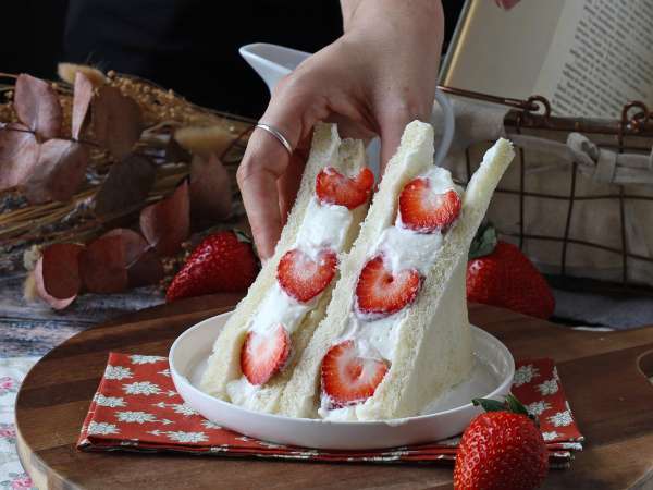 Ichigo sando, japanilainen mansikkaleipä! - Valmistelu askel 10
