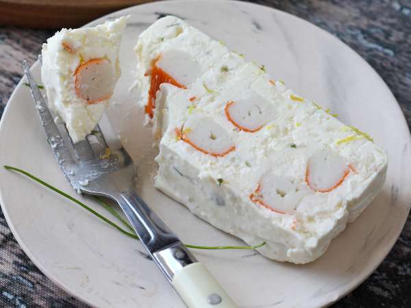 Kypsentämätön surimi-terriini: helppo kylmä alkupala, joka sopii täydellisesti kesään - Valmistelu askel 11