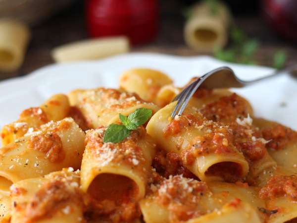Pasta paprikoilla ja mintulla: kermaista ja aromaattista - Valmistelu askel 9