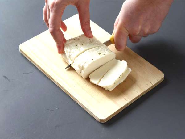 Punajuurisalaatti grillatulla halloumi-juustolla - Valmistelu askel 4