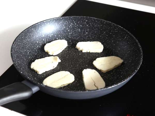 Punajuurisalaatti grillatulla halloumi-juustolla - Valmistelu askel 6