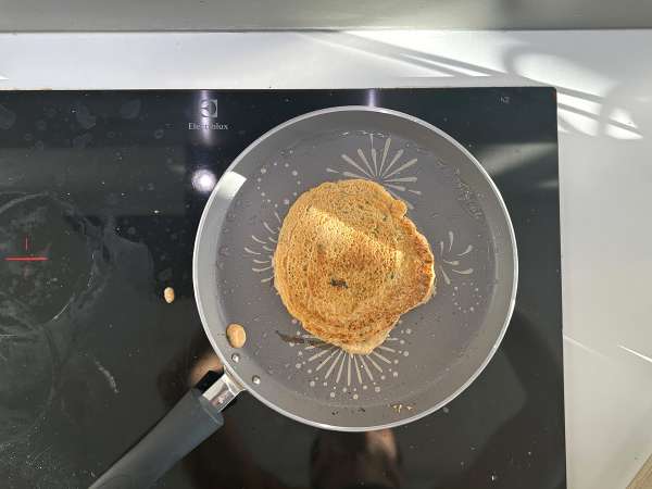 Suolaiset pannukakut korallilinsseillä: helppo ja proteiinipitoinen resepti - Valmistelu askel 8