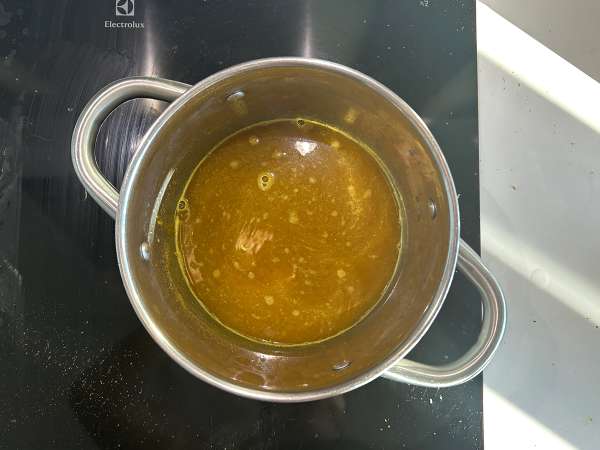 Punalenkkien curry kookosmaitolla: helppo ja kermainen resepti - Valmistelu askel 4