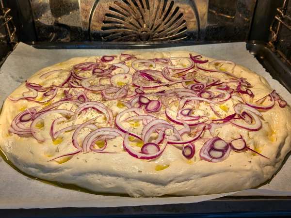 Maalaisfocaccia sipulilla ja rosmariinilla - Valmistelu askel 11