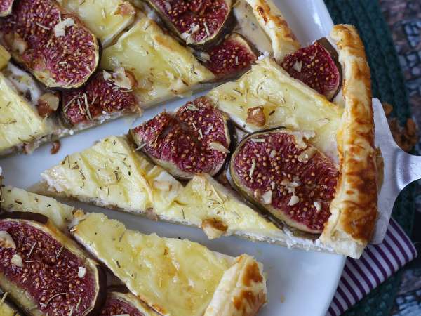 Ohut viikuna-, brie- ja pähkinäpiirakka - Valmistelu askel 8