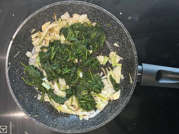 Pohjaton pinaatti- ja gouda-quiche - Valmistelu askel 2