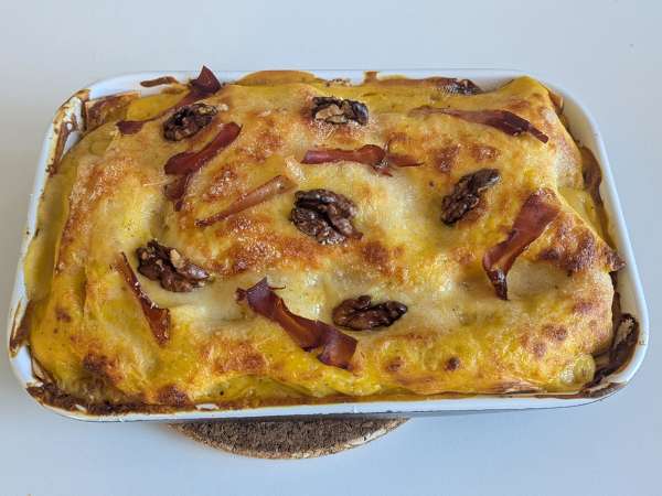 Lasagne, jossa on kurpitsaa, speckiä sekä kermaisia ja rapeita pähkinöitä - Valmistelu askel 9