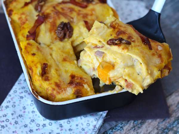 Lasagne, jossa on kurpitsaa, speckiä sekä kermaisia ja rapeita pähkinöitä - Valmistelu askel 10