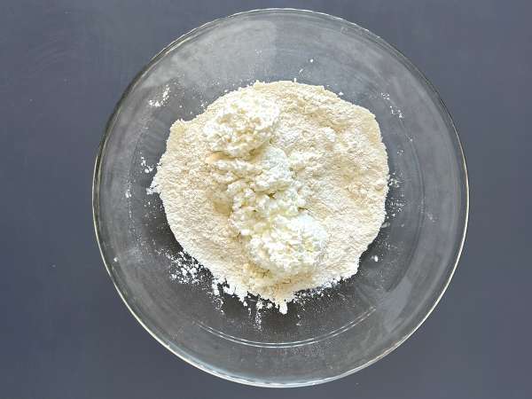 Cottage cheese -pizza - Valmistelu askel 2