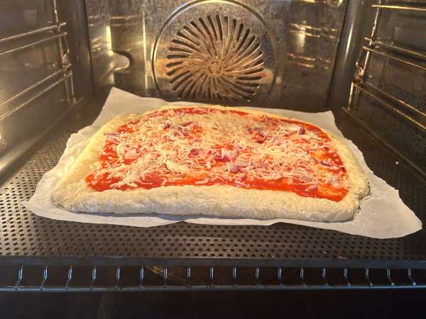 Cottage cheese -pizza - Valmistelu askel 6