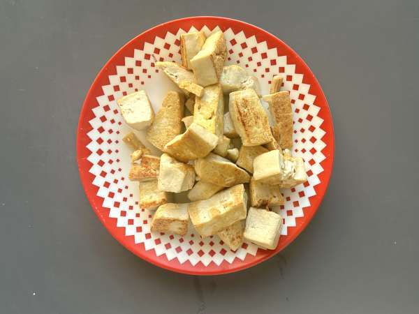 Palak tofu: intialainen pinaatti-tofucurry - Valmistelu askel 6