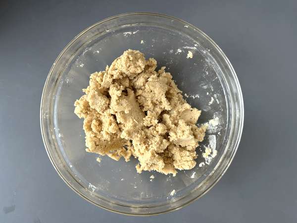Erittäin pehmeä omenakakku ja rapea streusel-kuorrutus - Valmistelu askel 1