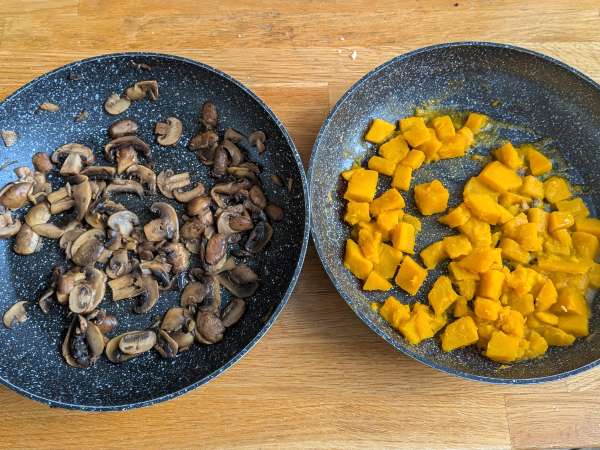 Uunipasta kurpitsalla, sienillä ja béchamelkastikkeella - Valmistelu askel 4