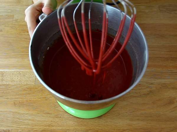 Halloween-erikoisversio Red Velvet -kakusta! - Valmistelu askel 4