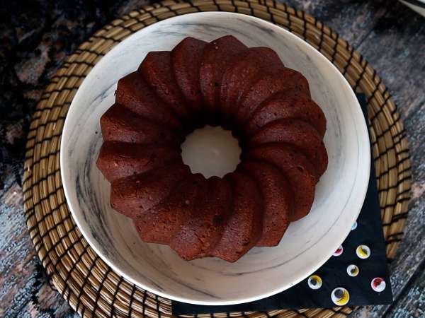 Halloween-bundt-kakku pirullisen herkullisella kuorrutuksella - Valmistelu askel 6