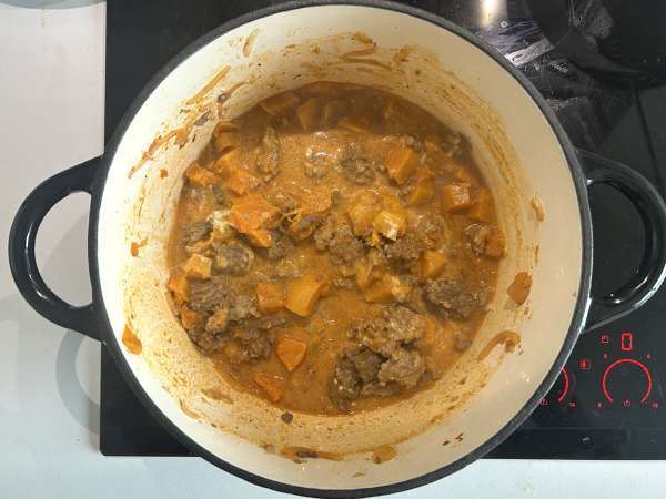 Yhden kattilan kurpitsa-jauhelihapata: kermainen ja lohdullinen - Valmistelu askel 5