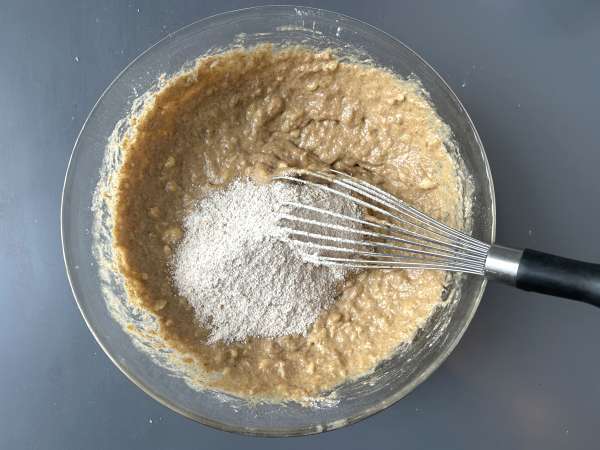 Vegaaninen miso-banaanileipä suklaalla ja saksanpähkinöillä - Valmistelu askel 4