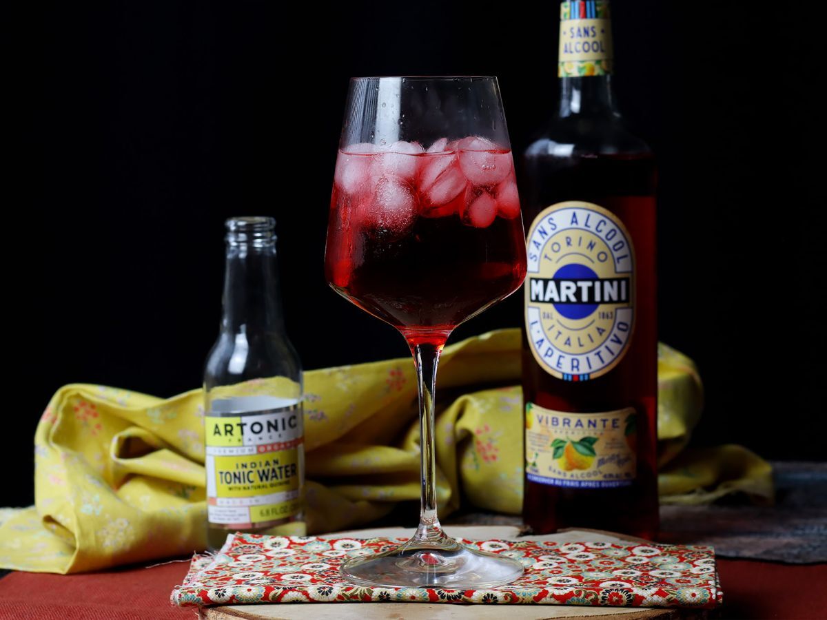 Alkoholiton Martini Tonic, raikas ja hedelmäinen cocktail! - kuva 3