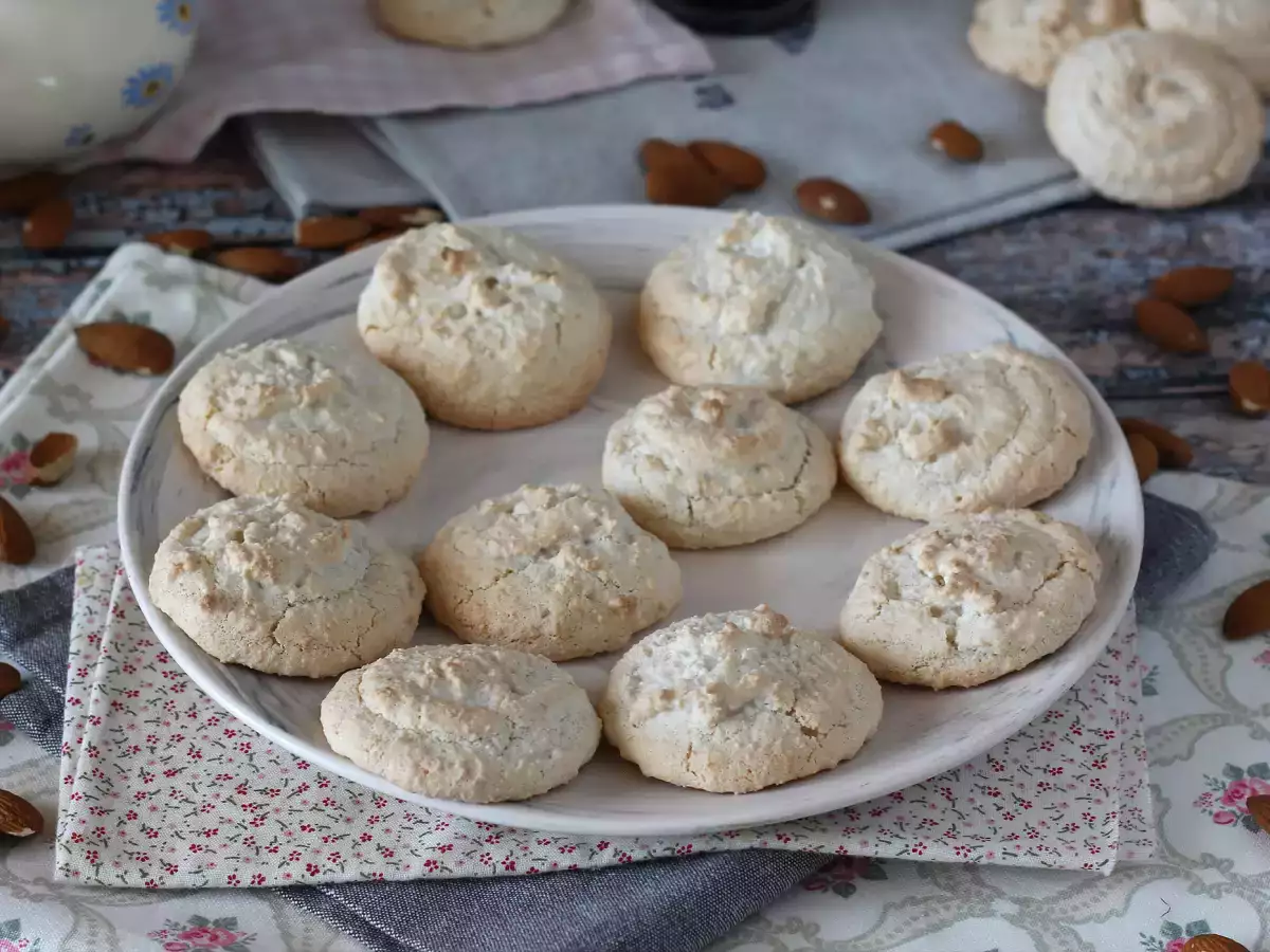 Amaretti – täydelliset italialaiset mantelileivokset kahvin kanssa! - kuva 2