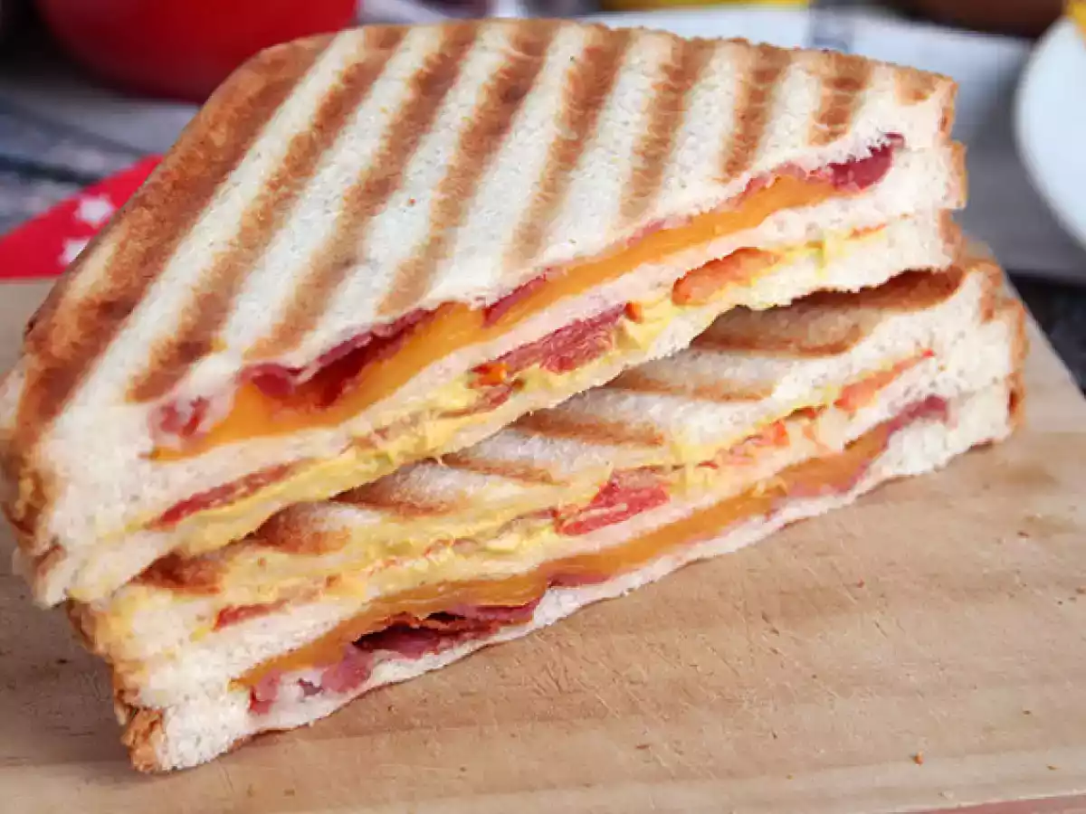 Amerikkalainen Club Sandwich