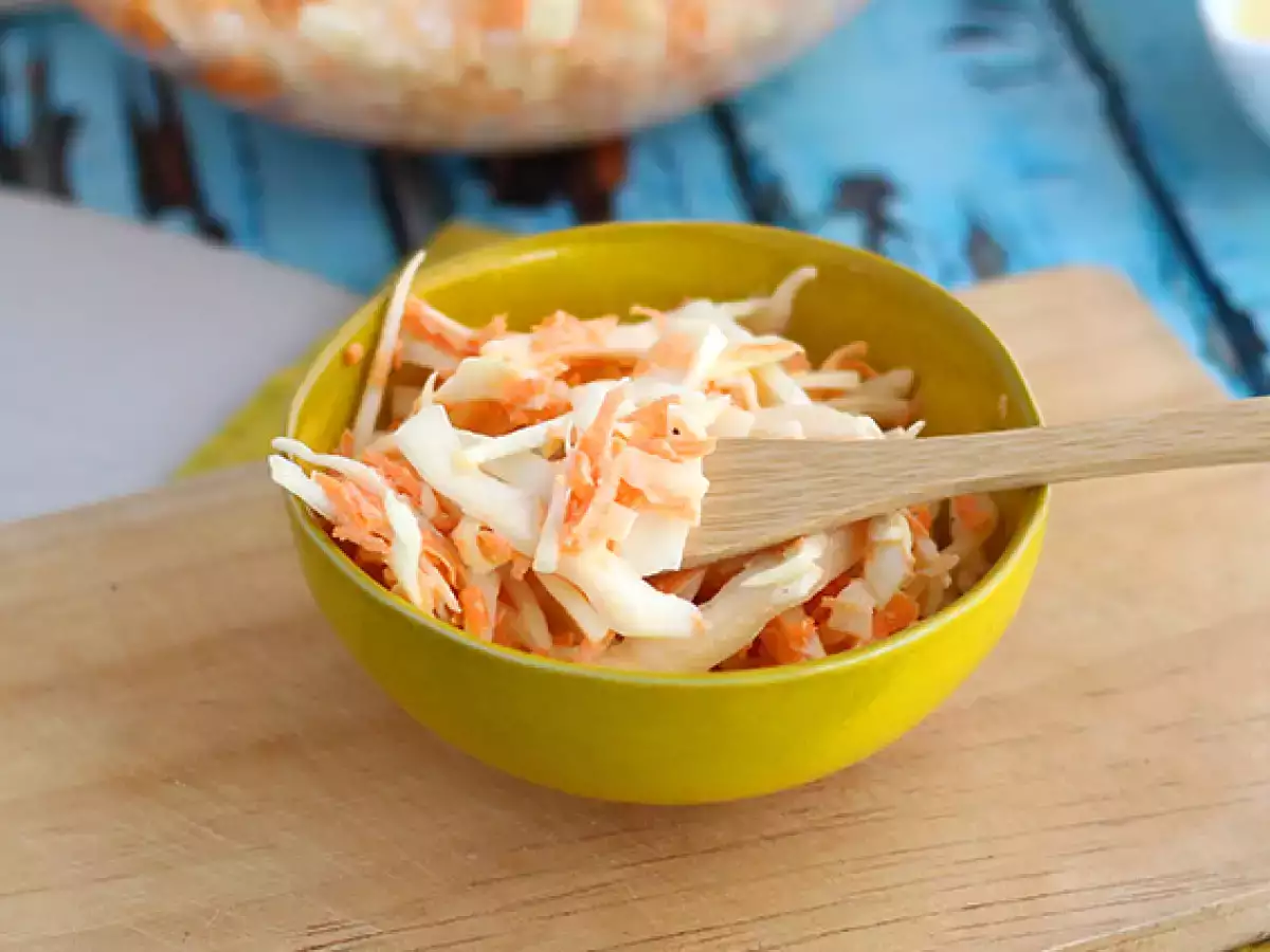 Amerikkalainen coleslaw (kaali-porkkanasalaatti) - kuva 4