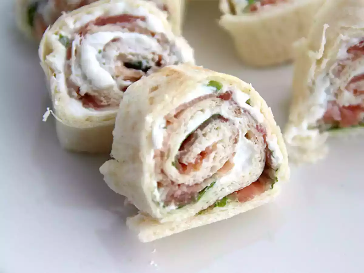 Aperitiivikääreet suolakinkun ja rucolan kanssa
