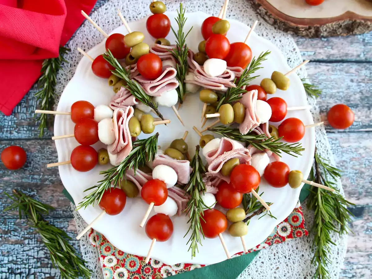 Aperitiiviseppele onnistuneisiin juhliin!