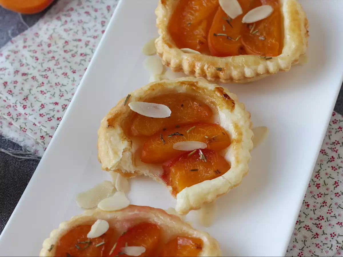 Aprikoosi-tartelettes Tatin – nopea jälkiruoka vieraille - kuva 4