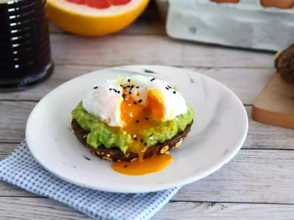 Avokado-toast ja poached muna