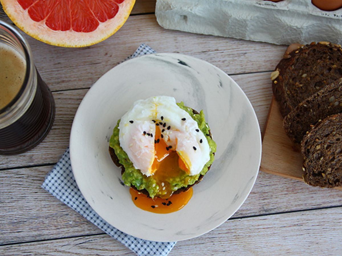 Avokado-toast ja poached muna - kuva 4