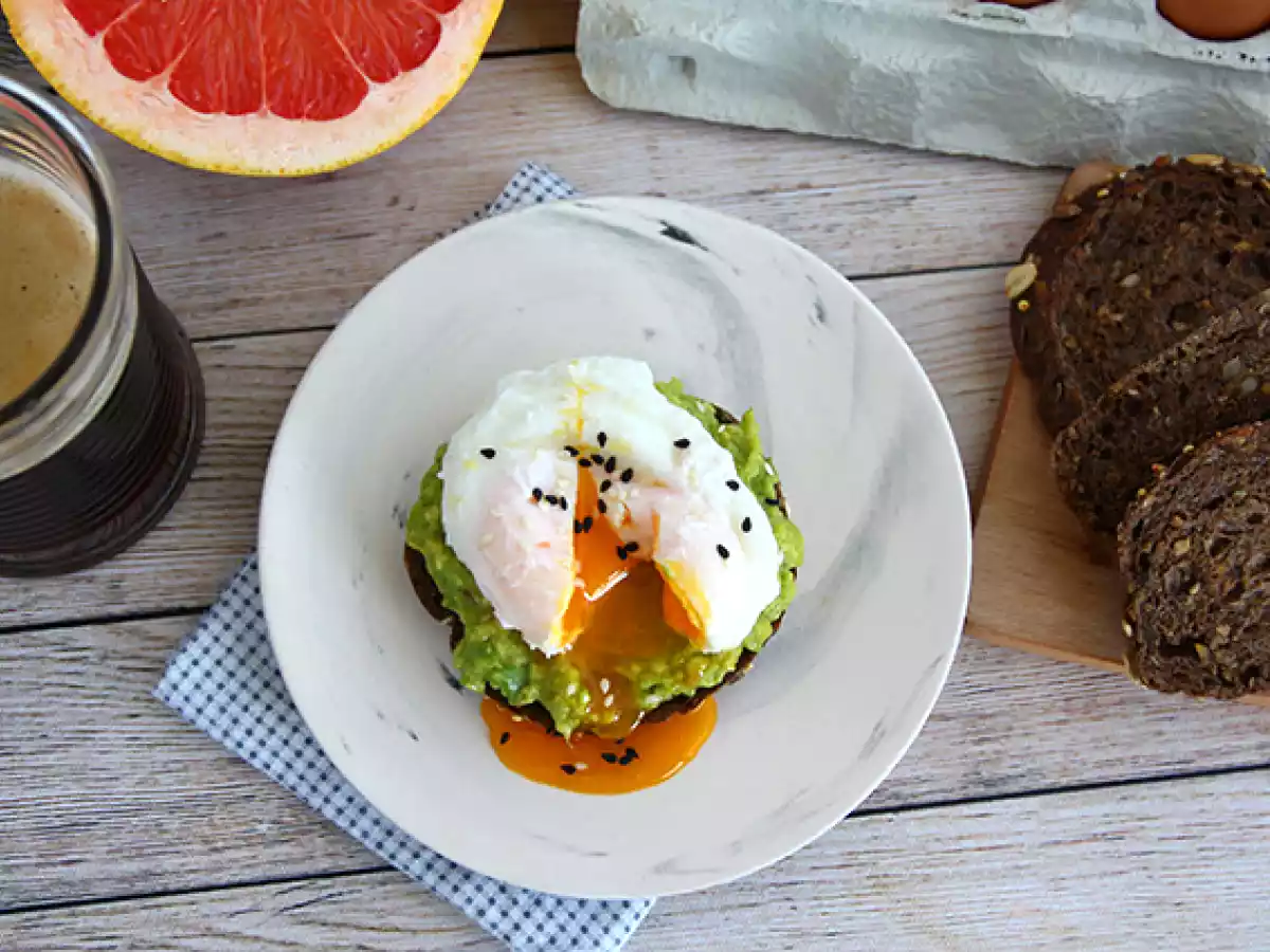 Avokado-toast ja poached muna - kuva 4