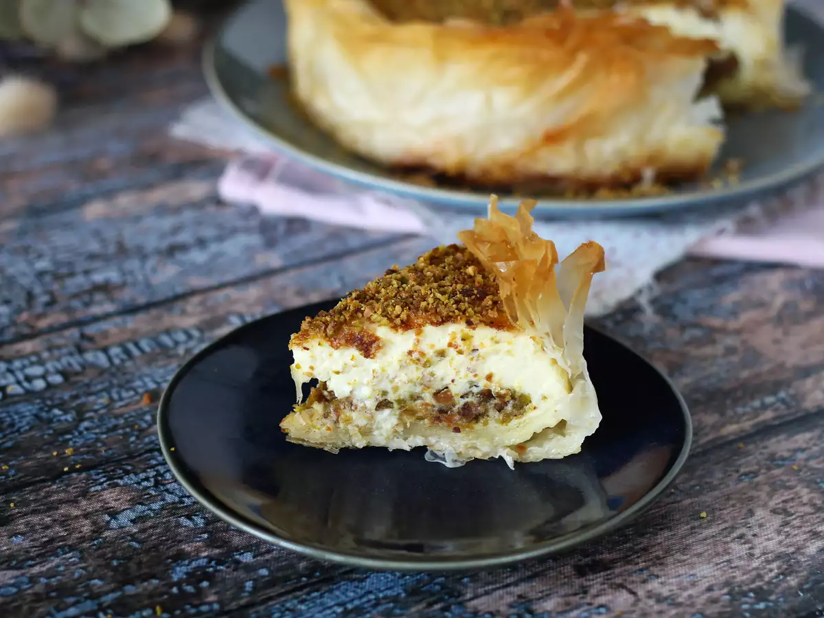 Baklava-tyylinen pistaasijuustokakku – rapea ja pehmeä - kuva 2