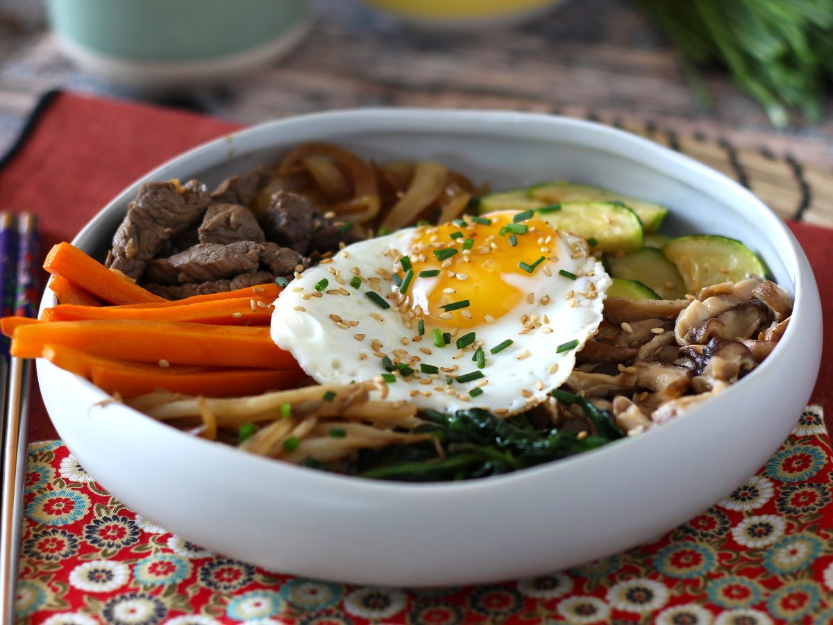 Bibimbap, perinteinen korealainen ruokalaji