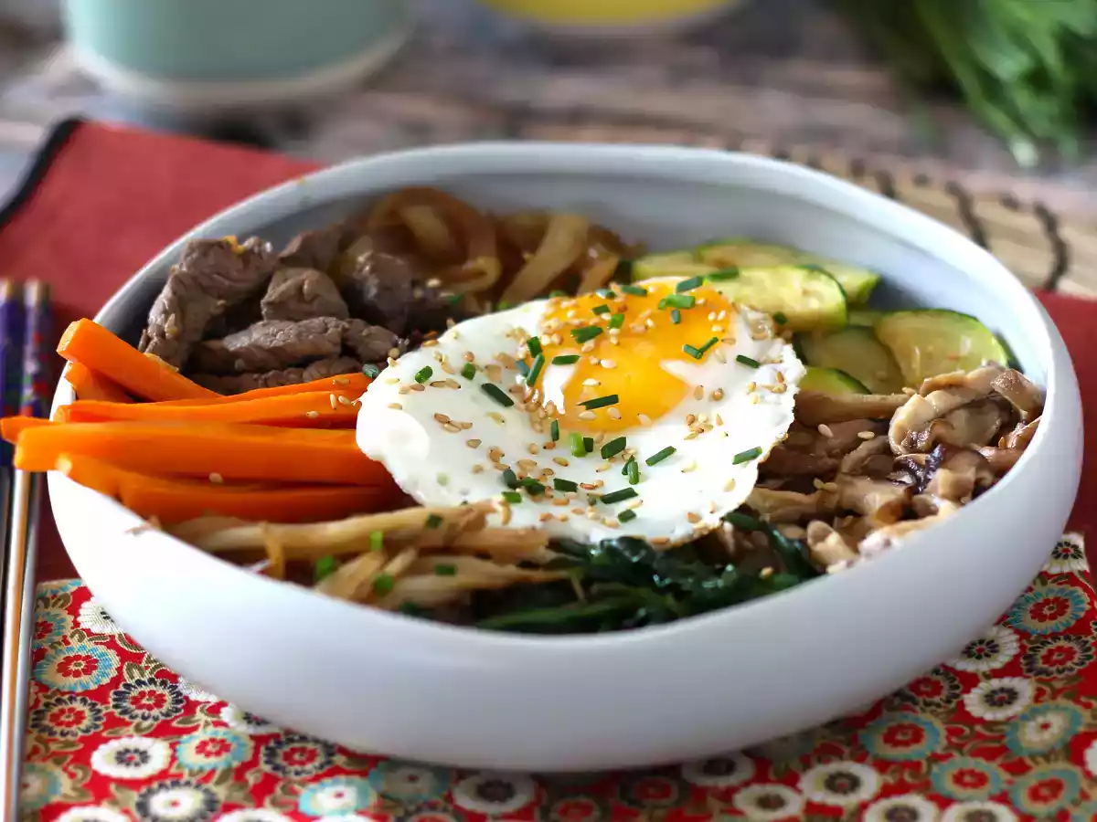 Bibimbap, perinteinen korealainen ruokalaji