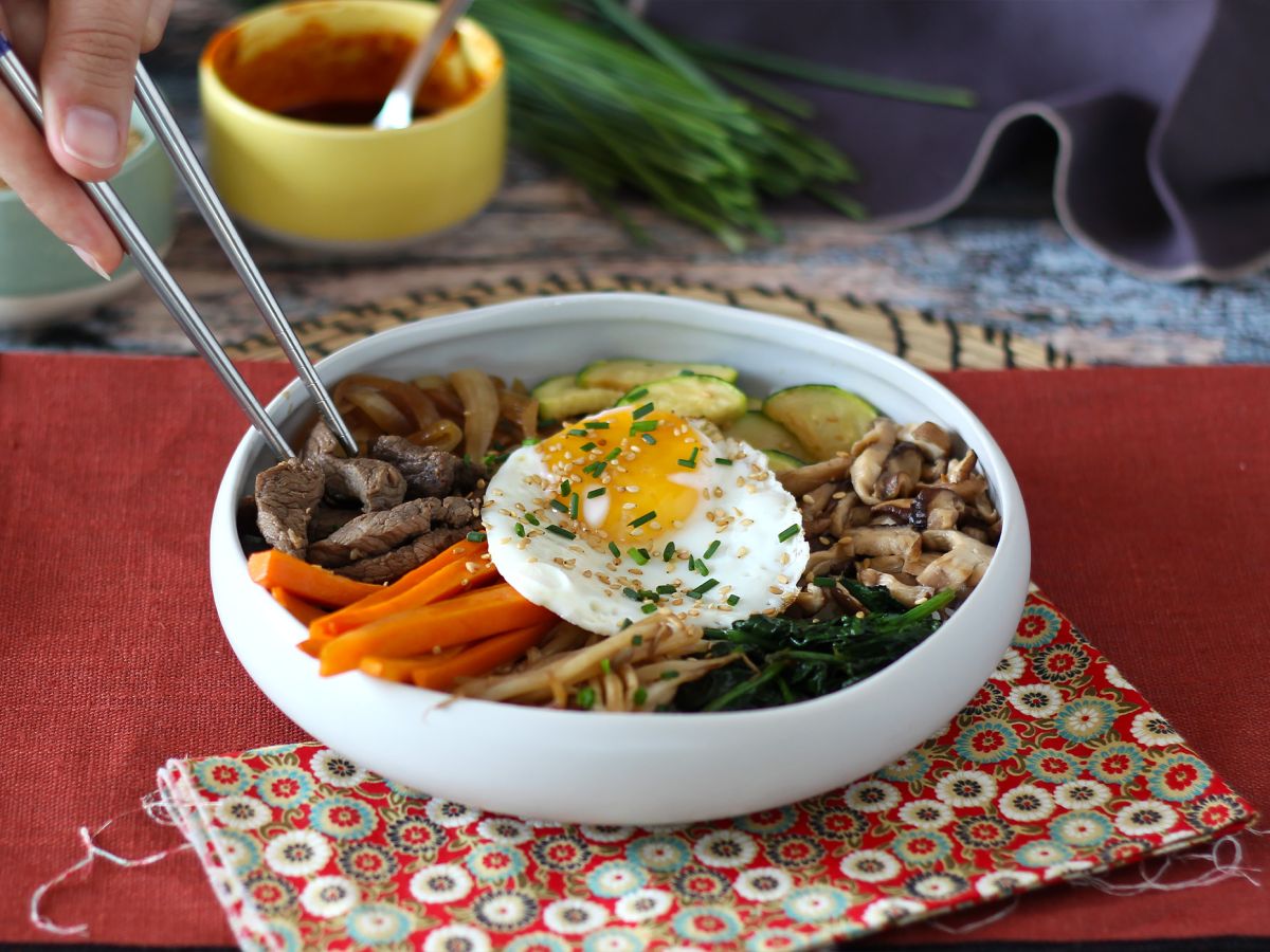Bibimbap, perinteinen korealainen ruokalaji - kuva 2