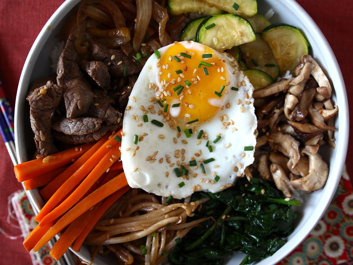 Bibimbap, perinteinen korealainen ruokalaji - kuva 6