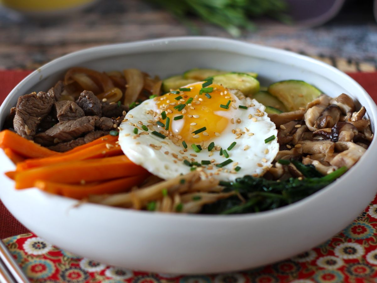 Bibimbap, perinteinen korealainen ruokalaji - kuva 7