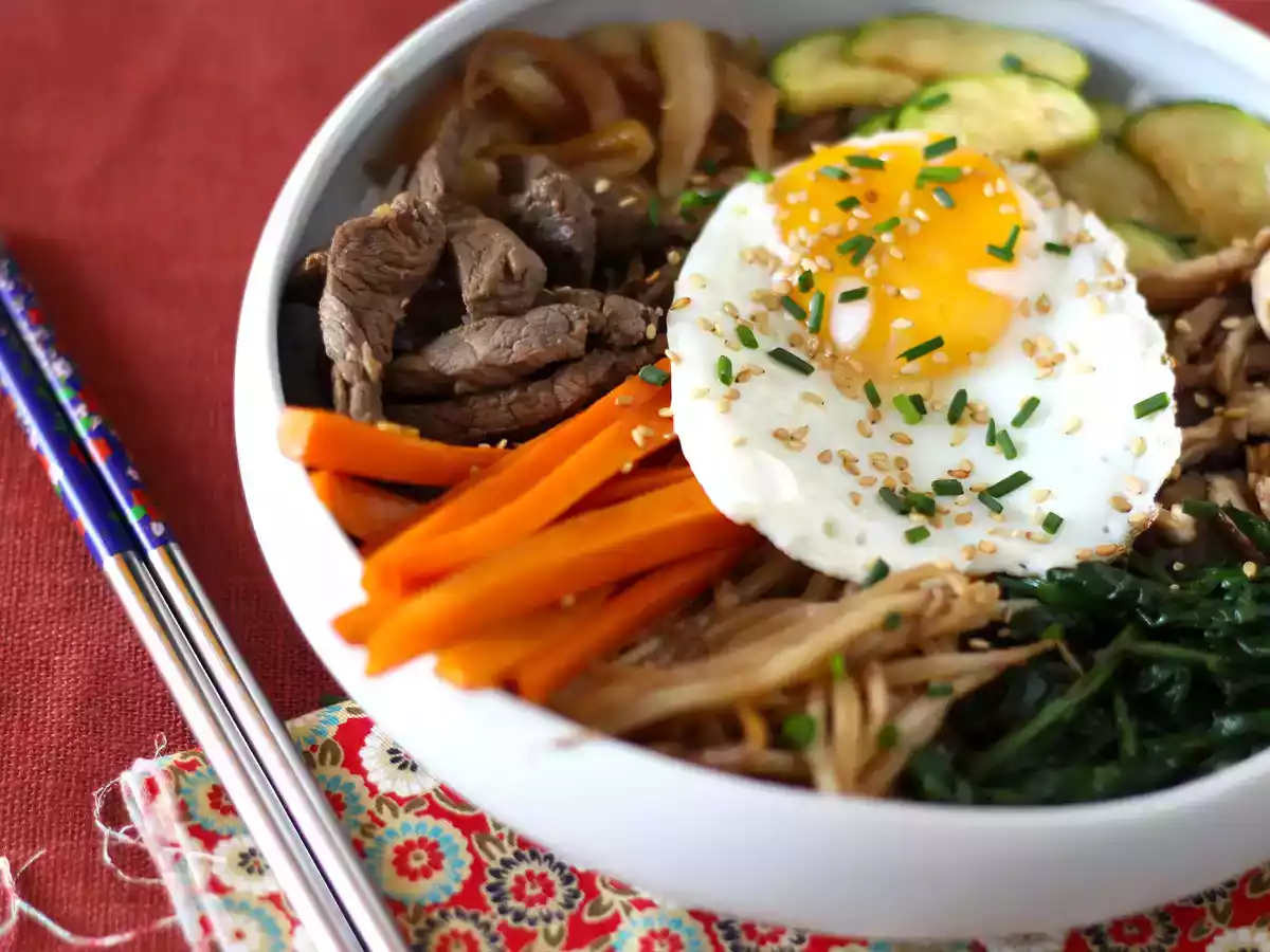 Bibimbap, perinteinen korealainen ruokalaji - kuva 8