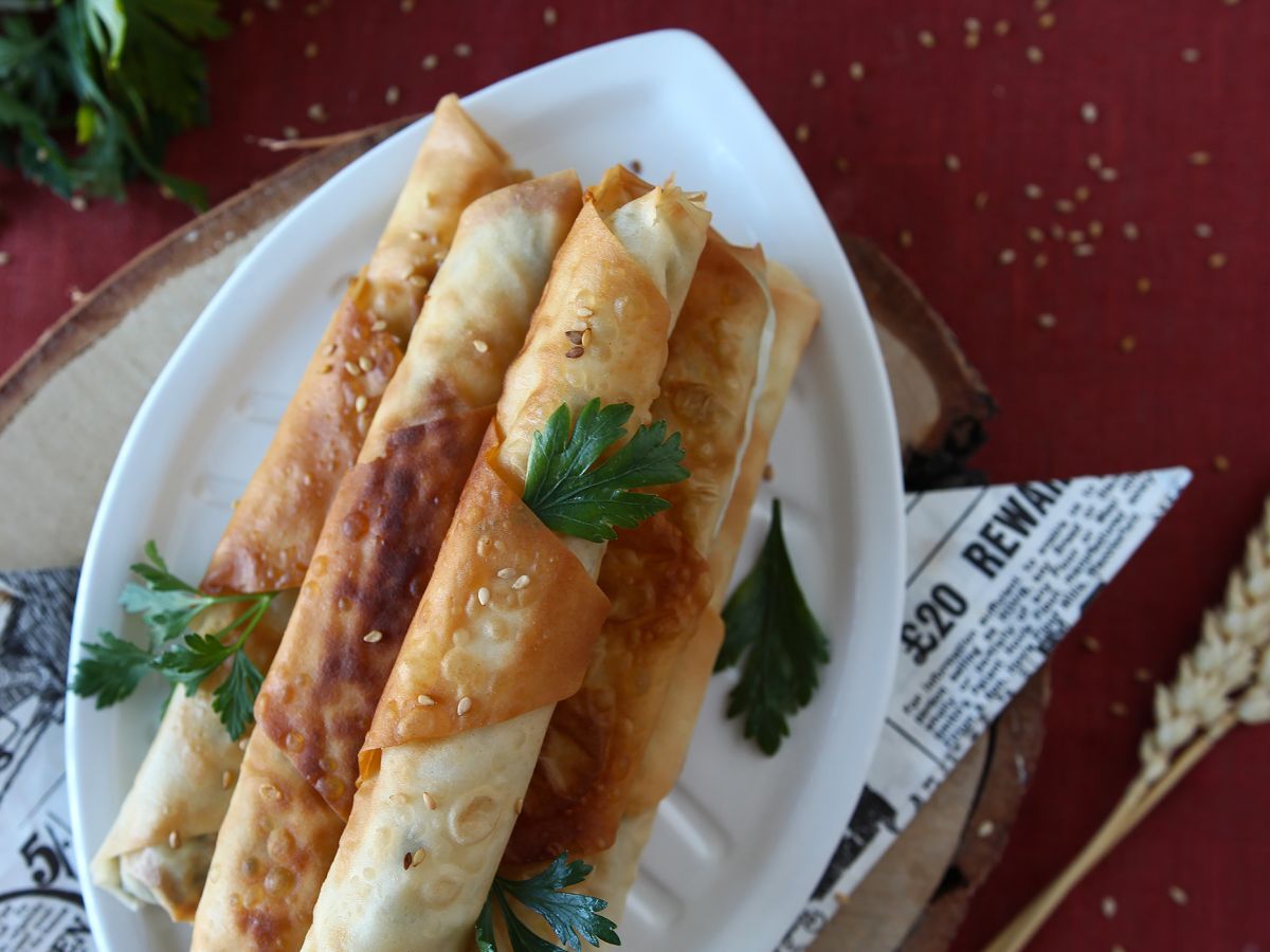 Börek fetajuuston ja persiljan kera - kuva 4