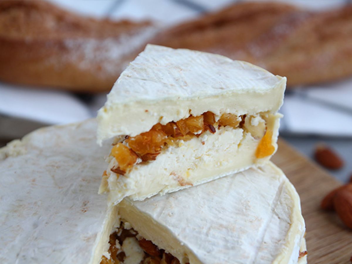 Brie aprikoosi- ja mantelitäytteellä - kuva 2