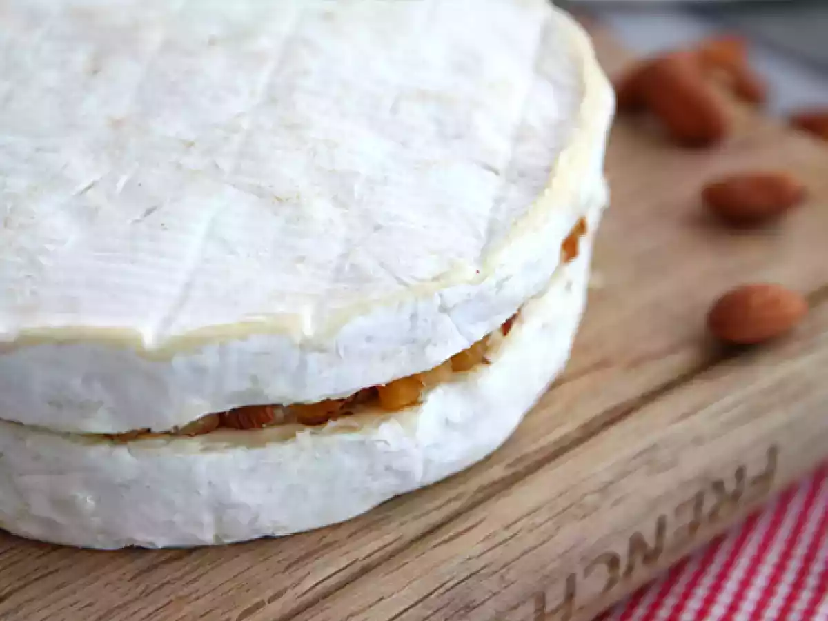 Brie aprikoosi- ja mantelitäytteellä - kuva 4