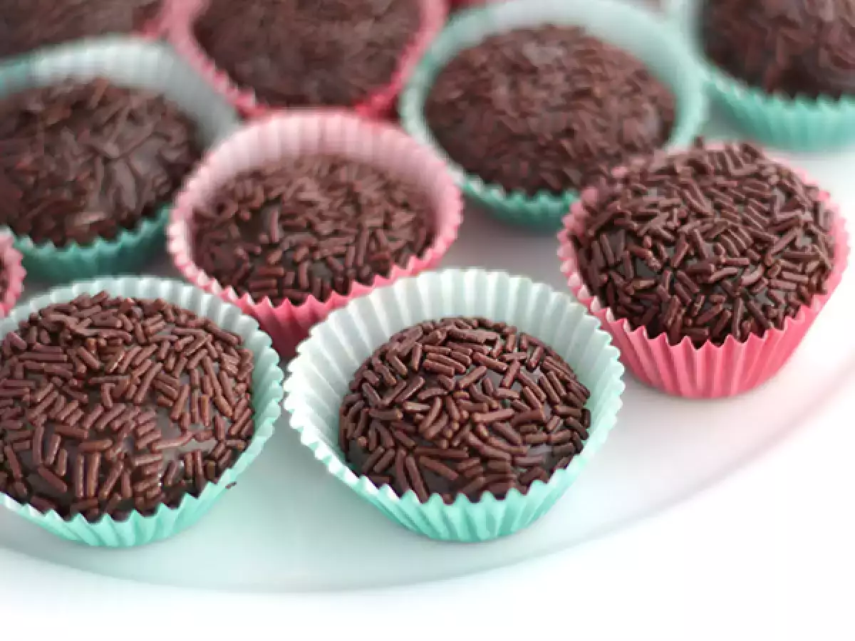 Brigadeiro, pienet brasilialaiset makeiset - kuva 3