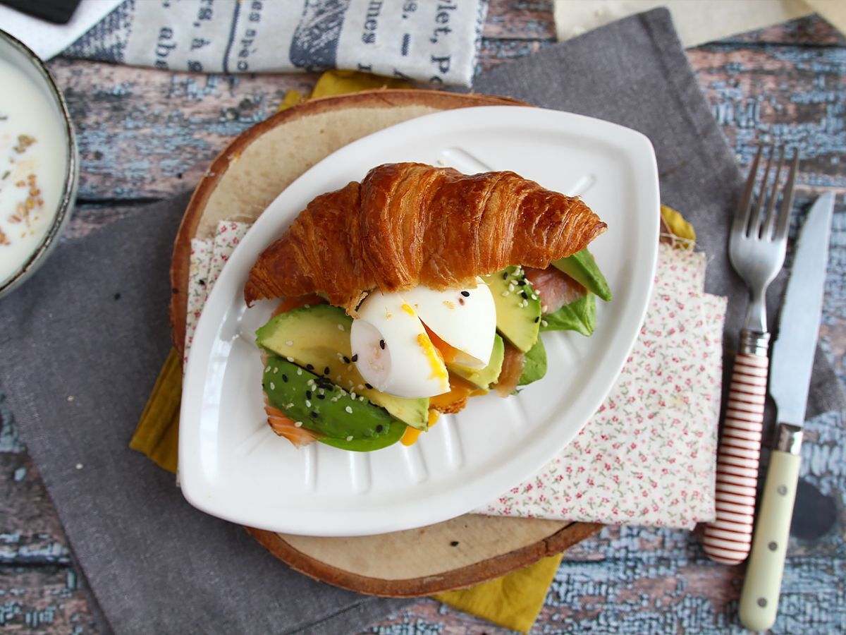 Brunssin tyyppinen croissant-sandwich - kuva 2