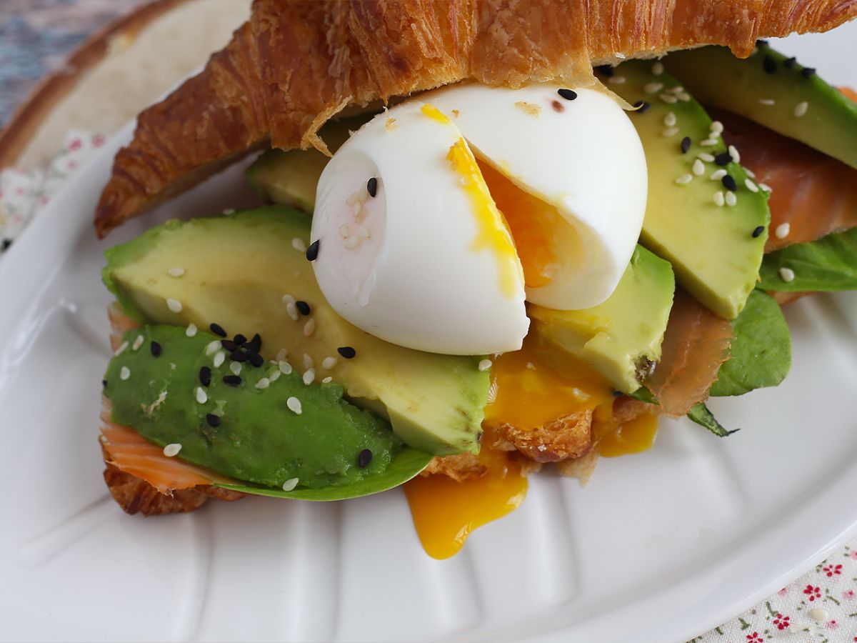 Brunssin tyyppinen croissant-sandwich - kuva 3