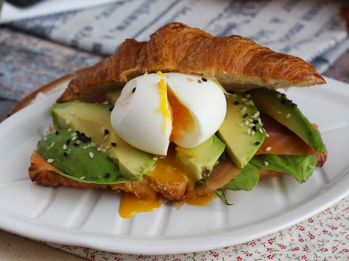 Brunssin tyyppinen croissant-sandwich - kuva 5